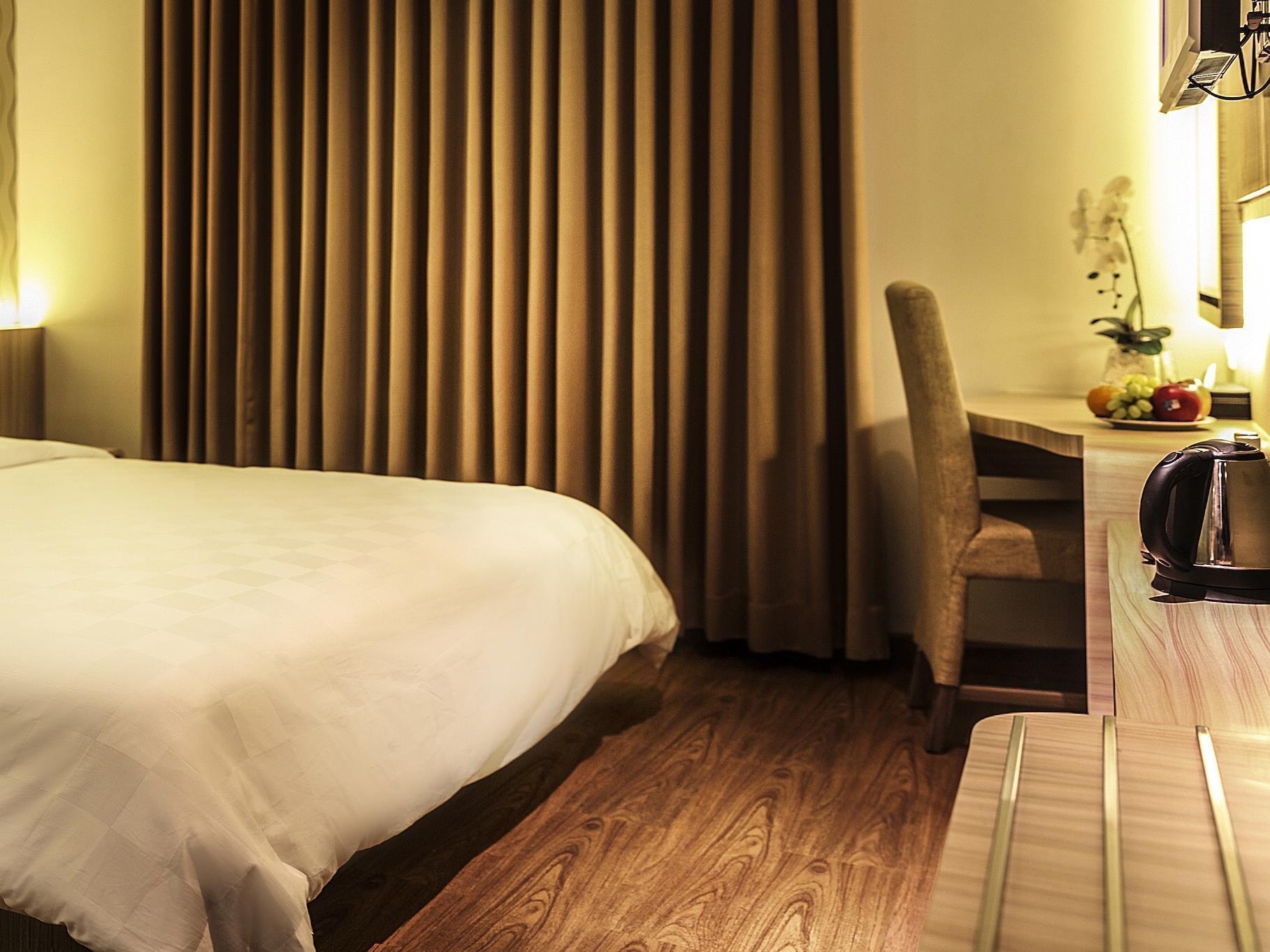 M Premiere Hotel Dago Bandung Exterior photo
