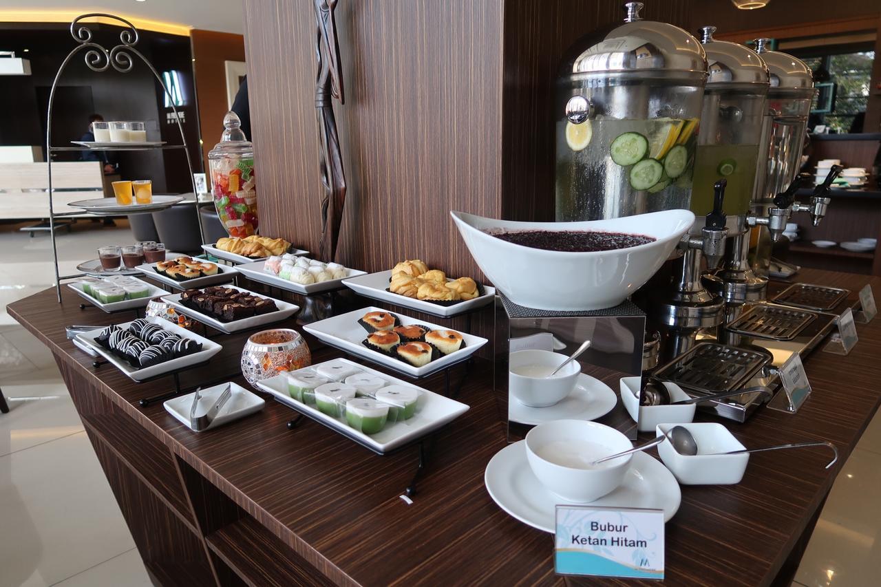M Premiere Hotel Dago Bandung Exterior photo