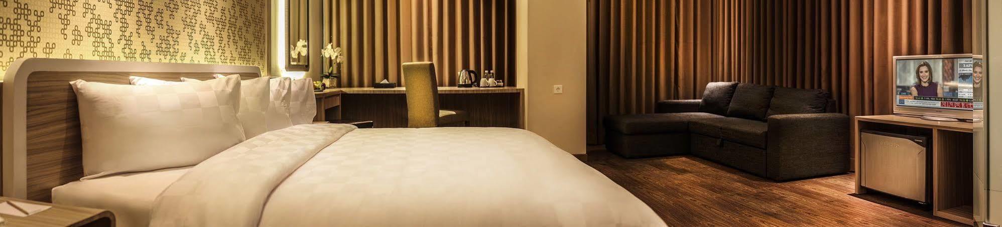 M Premiere Hotel Dago Bandung Exterior photo